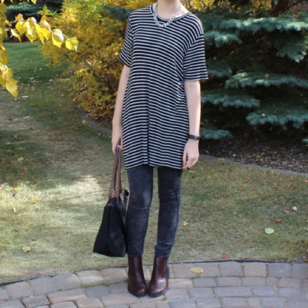 Brandy Melville Black and White Striped T-shirt dress